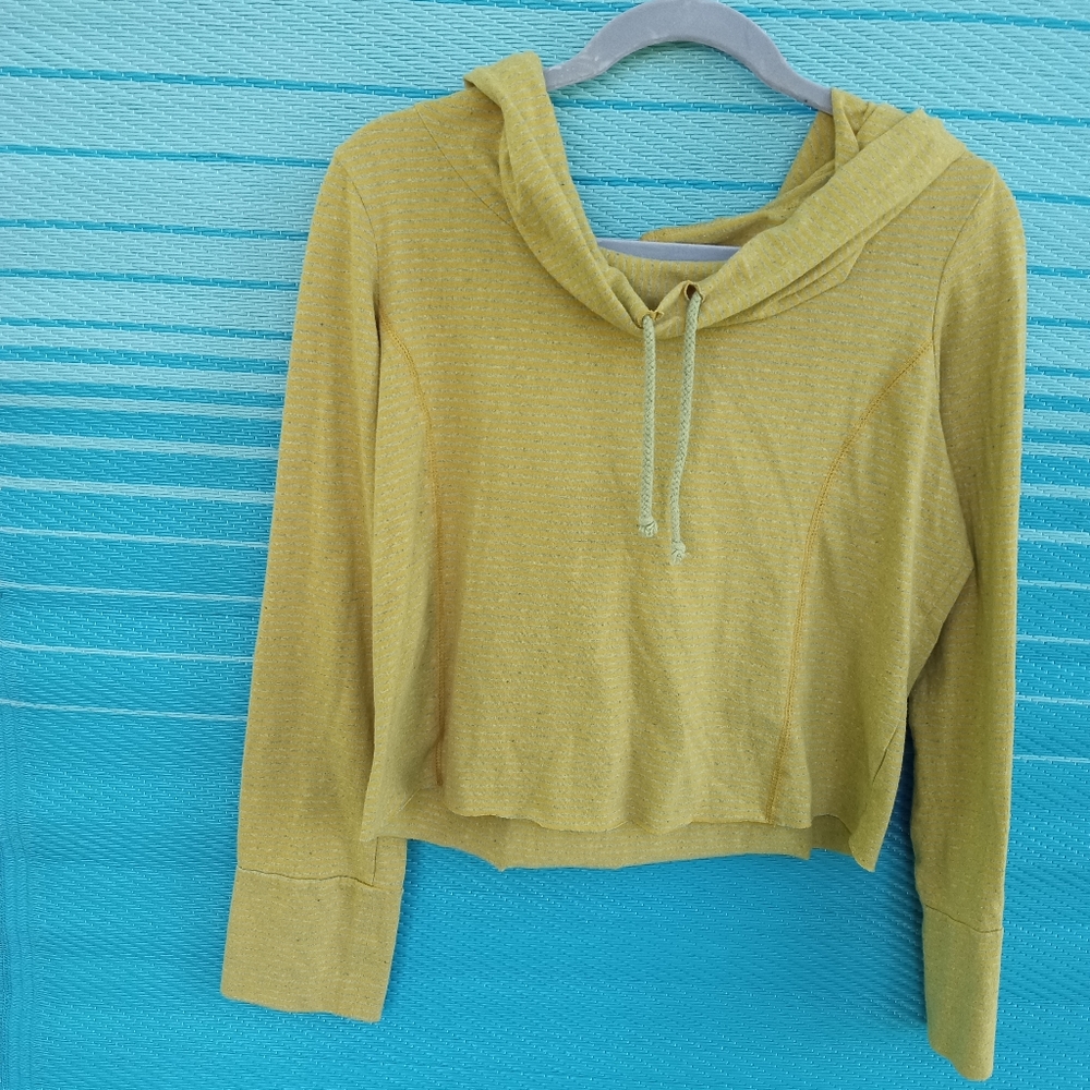 LUR  recycled eco friendly cropped lightweight hoodie. Size Large